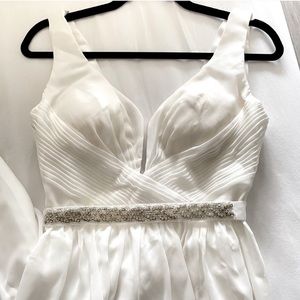 Unworn A-line wedding dress
